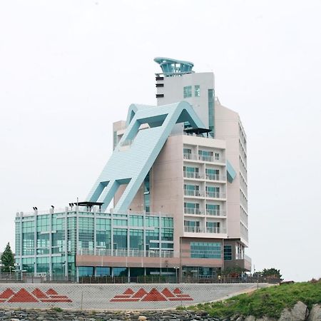 Mohang Haenaru Family Hotel Buan Exterior photo