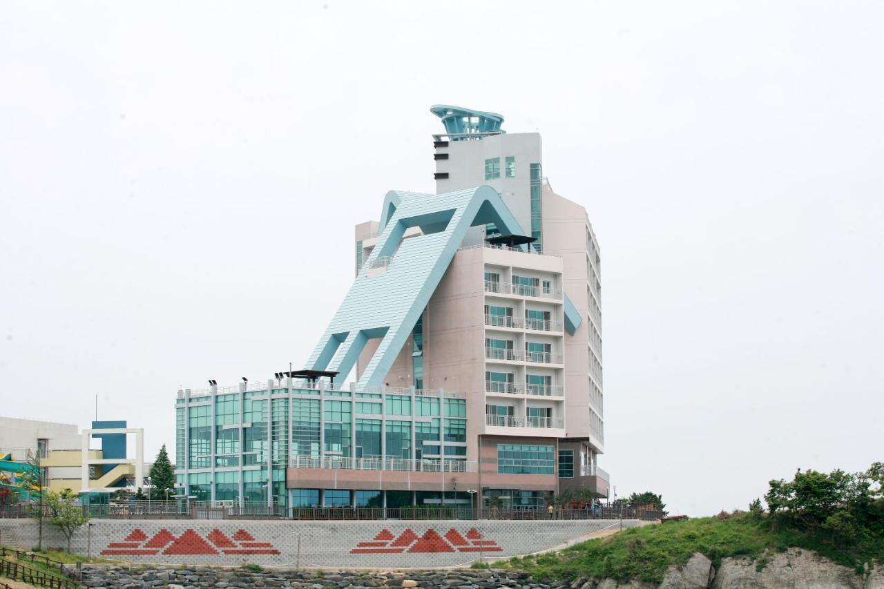 Mohang Haenaru Family Hotel Buan Exterior photo